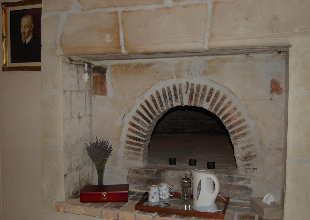 La Grange Dimiere, Pres De Tours Panzió Saint-Genouph Szoba fotó
